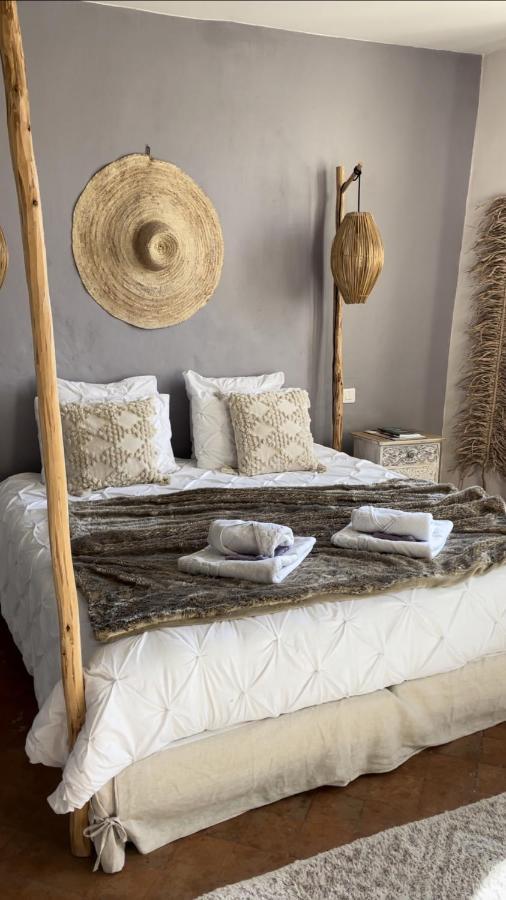 Bed & Breakfast Temps Suspendu Provence 2*