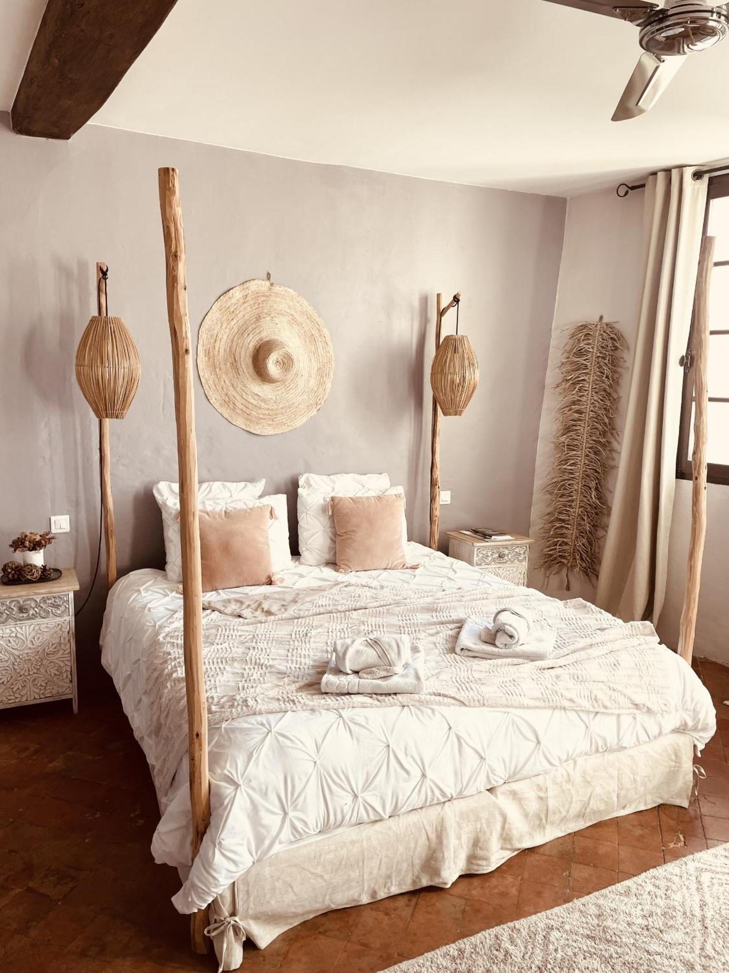 Temps Suspendu Provence Bed & Breakfast 2*
