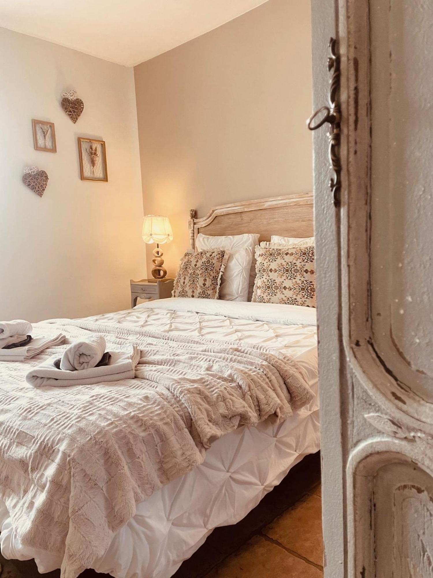 Temps Suspendu Provence Bed & Breakfast 2*