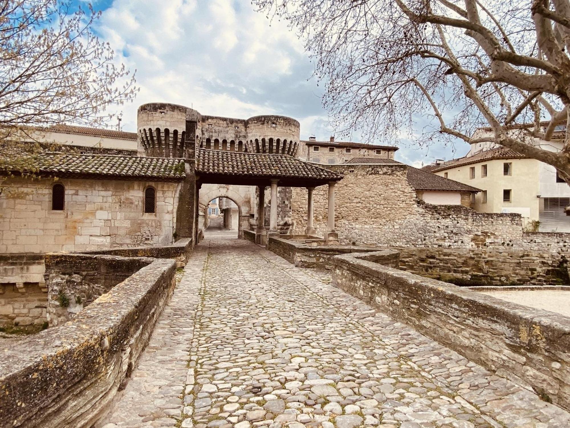 Bed & Breakfast Temps Suspendu Provence 2*