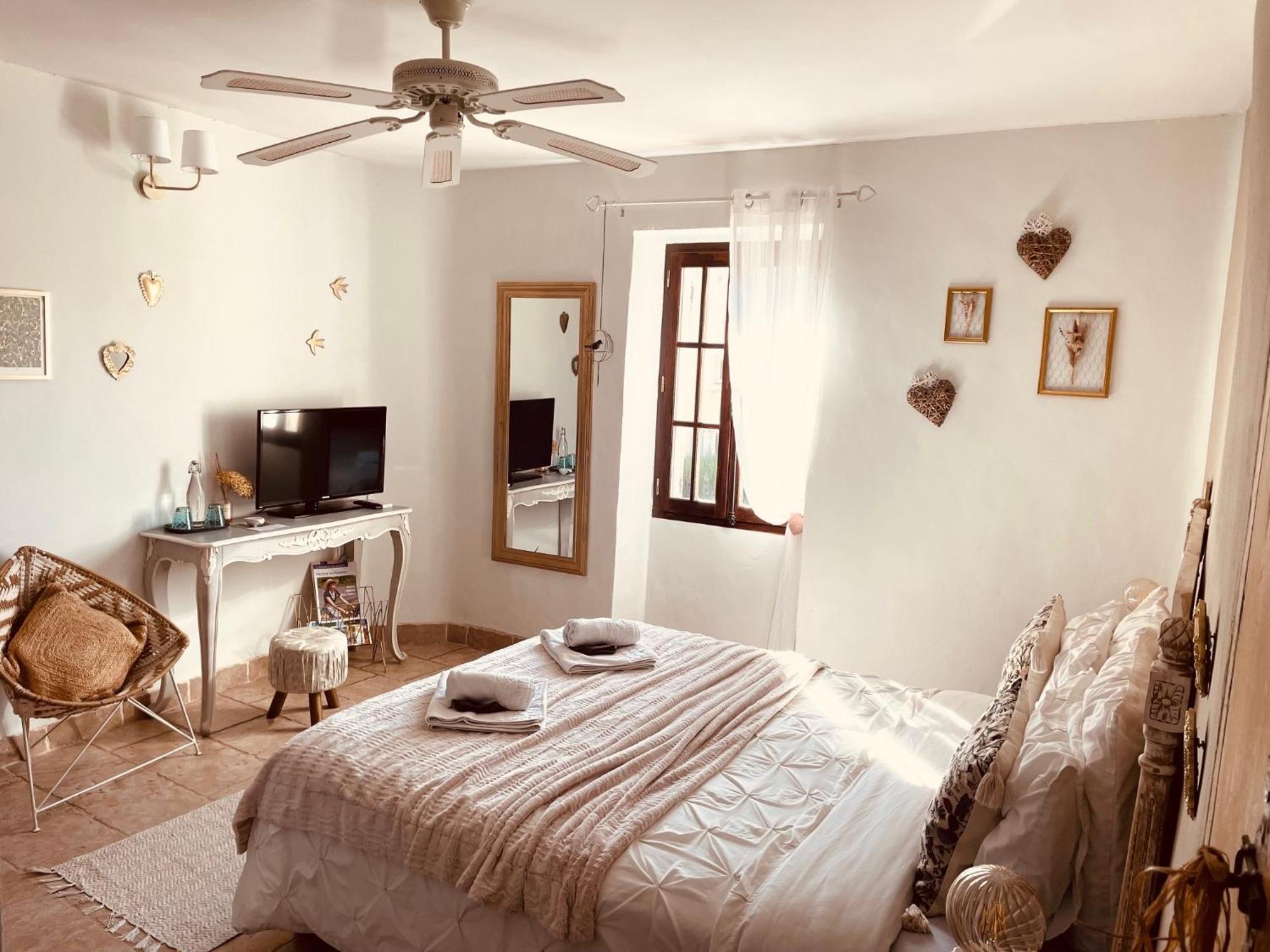 Temps Suspendu Provence Bed & Breakfast 2*