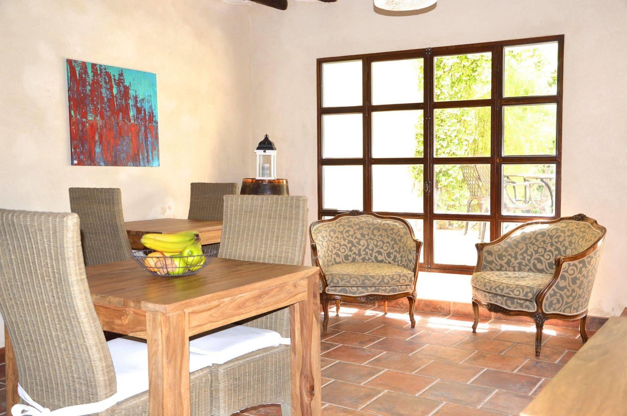 Temps Suspendu Provence Bed & Breakfast 2*